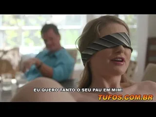 Thumbnail: Corno pego na traição com a esposa e o amigo no sofá