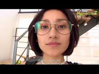 Thumbnail: Novinha magrinha em sua primeira experiência anal