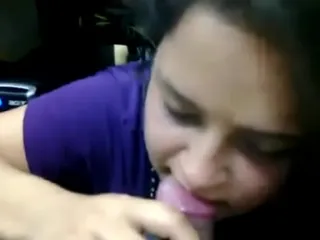 Thumbnail: Oral quente com morena que não para de chupar o pau duro