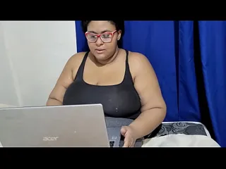 Thumbnail: Professora safada pega aluno após a aula